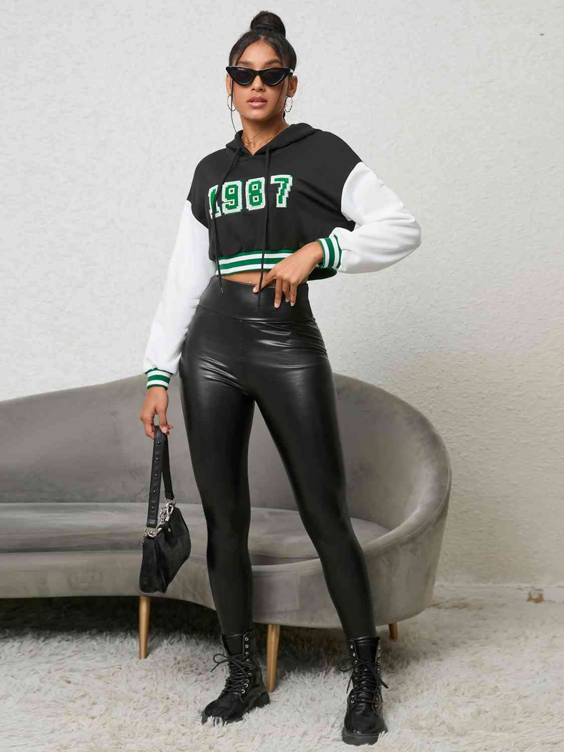 1987 Graphic Cropped Hoodie - Ladyez