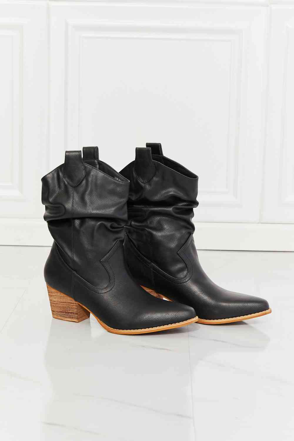 MMShoes Better in Texas Scrunch Cowboy Boots in Black - Ladyez